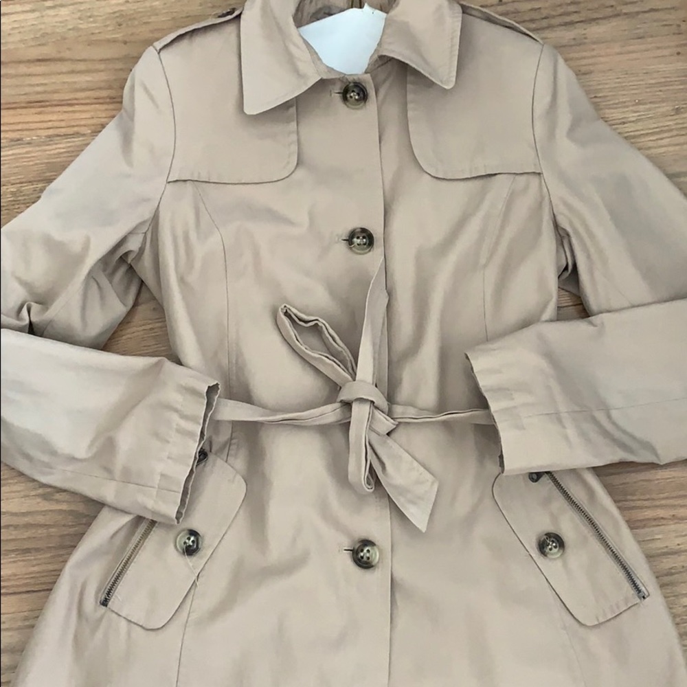 DKNY collared and Belted Water-Resistant Maxi Trench Coat med - Picture 4 of 10